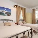 艾琳2号公寓式酒店 Naxos City