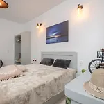 艾琳2号公寓式酒店 Naxos City